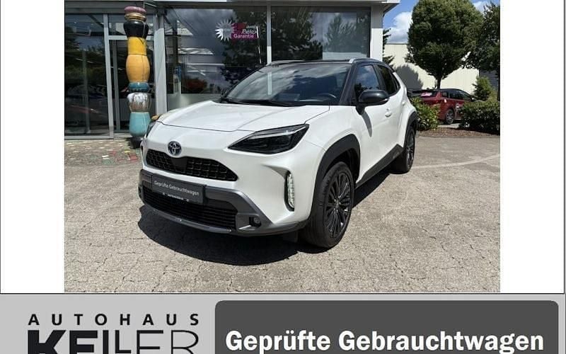 Weiß Gebraucht 2021 Toyota Yaris Cross SUV | 23.960 € (Fairer Preis) - Bild 1/4