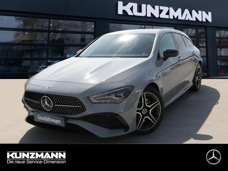 Manufaktur alpingrau uni Gebraucht 2025 Mercedes CLA220 Shooting Brake AMG Kombi | 43.470 € (Teuer) - Bild 1/4