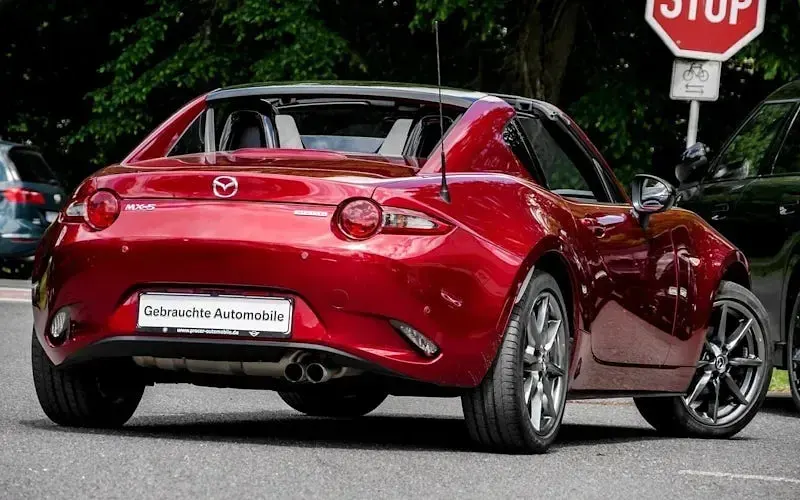 Gebraucht Mazda MX5 132 PS (97 kW) 2021 Soul red crystal m Cabrio