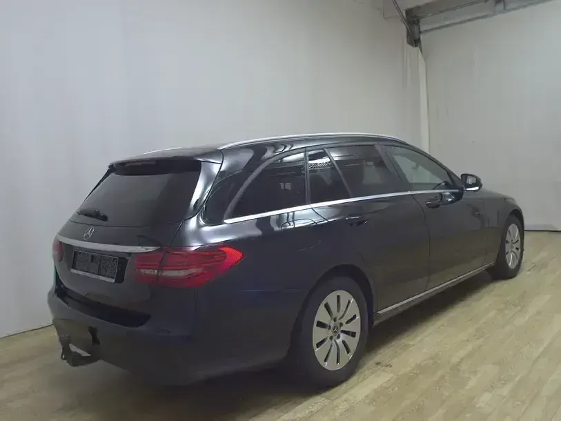 Gebraucht Mercedes C220 194 PS (142 kW) 2020 Schwarz Kombi