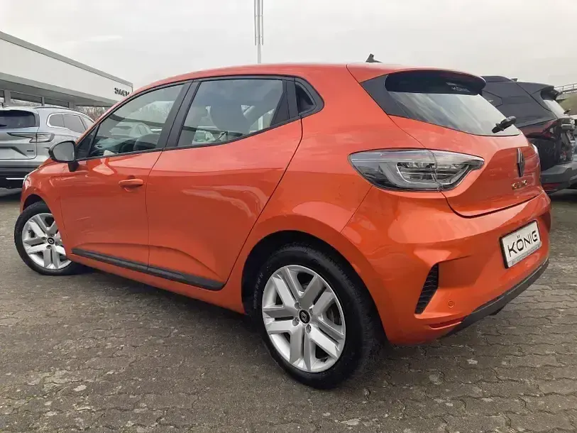 Gebraucht Renault Clio V Evolution 143 PS (105 kW) 2024 Orange Limousine