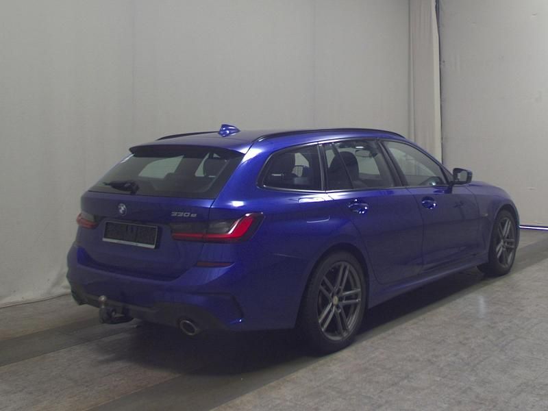 Gebraucht BMW 330e M Sport 292 PS (214 kW) 2021 Blau Kombi