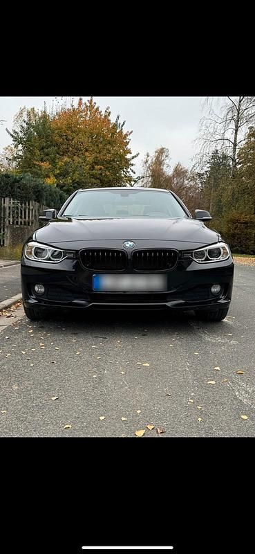 Schwarz Gebraucht 2013 BMW 318 Sport Line Limousine | 10.350 € (Fairer Preis) - Bild 1/4