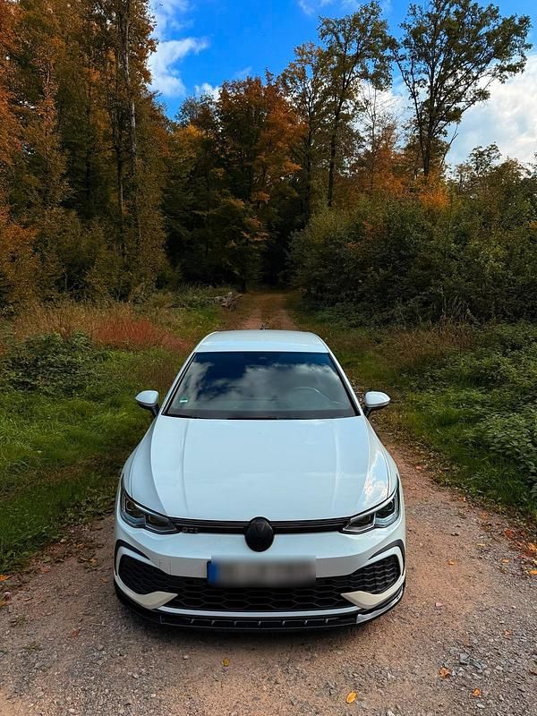 Gebraucht VW Golf VIII GTI 245 PS (180 kW) 2022 Weiß Limousine