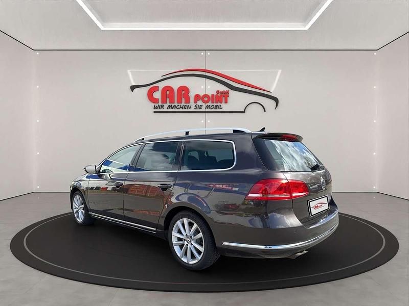 Gebraucht VW Passat Highline 140 PS (102 kW) 2011 Moccaanthrazit perleffekt Kombi