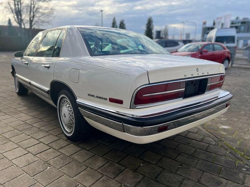 Gebraucht Buick Park Avenue 204 PS (150 kW) 1991 Weiss Limousine