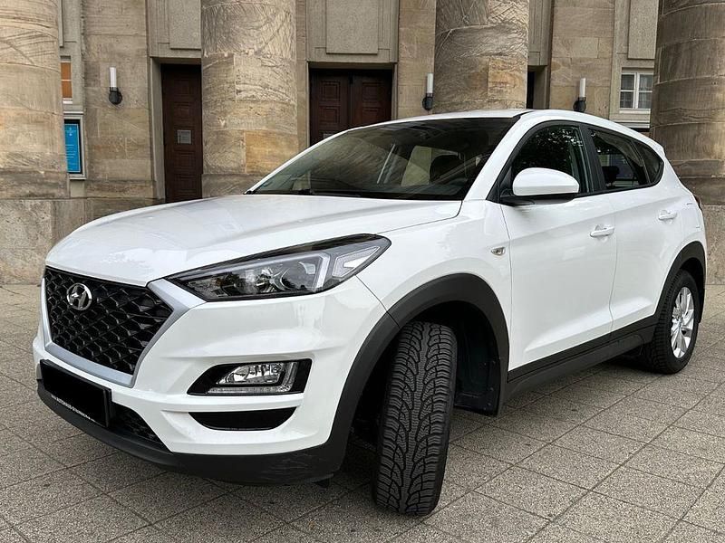 Weiß Gebraucht 2018 Hyundai Tucson SUV | 14.000 € (Guter Preis) - Bild 1/4