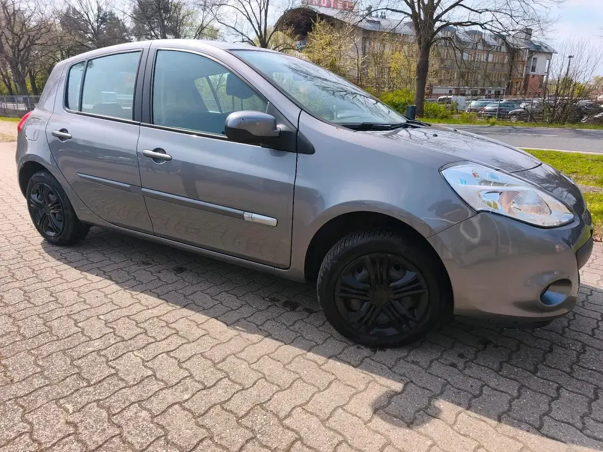 Gebraucht Renault Clio 75 PS (55 kW) 2014 Grau Kleinwagen
