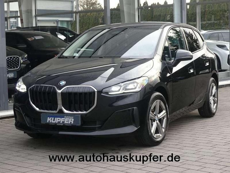Gebraucht BMW 223 211 PS (155 kW) 2024 Saphirschwarz Van / Kleinbus