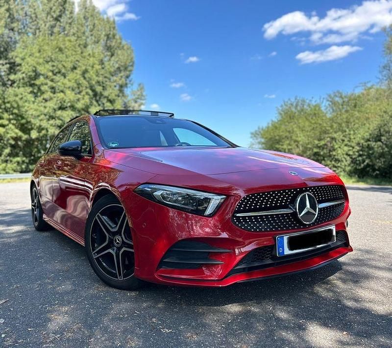 Rot Gebraucht 2019 Mercedes A220 Night Limousine | 21.999 € (Fairer Preis) - Bild 1/4
