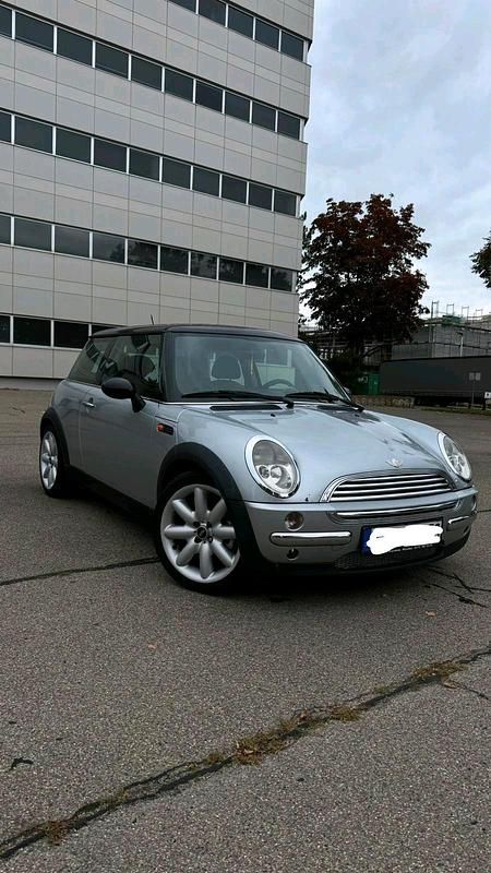 Grau Gebraucht 2004 Mini Cooper Coupé Coupé | 2.499 € (Fairer Preis) - Bild 1/4
