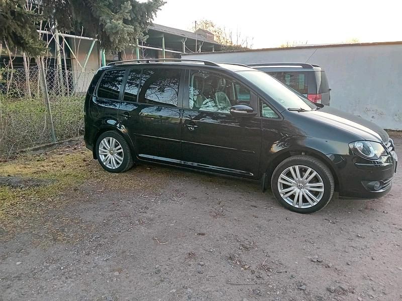 Gebraucht VW Touran 140 PS (102 kW) 2010 Schwarz Van / Kleinbus