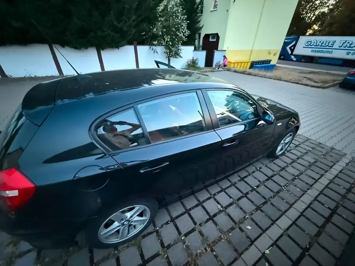 Gebraucht BMW 120 177 PS (130 kW) 2008 Schwarz Kleinwagen