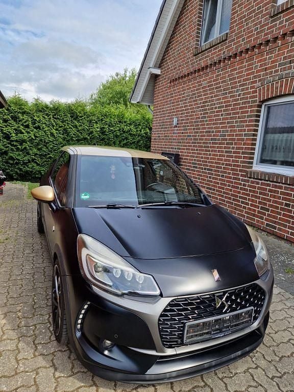 Schwarz Gebraucht 2018 Citroën DS3 Kleinwagen | 14.900 € (Teuer) - Bild 1/4
