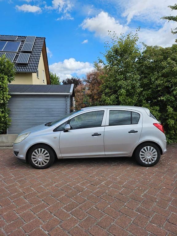 Grau Gebraucht 2009 Opel Corsa Edition Limousine | 750 € (Superpreis) - Bild 1/4