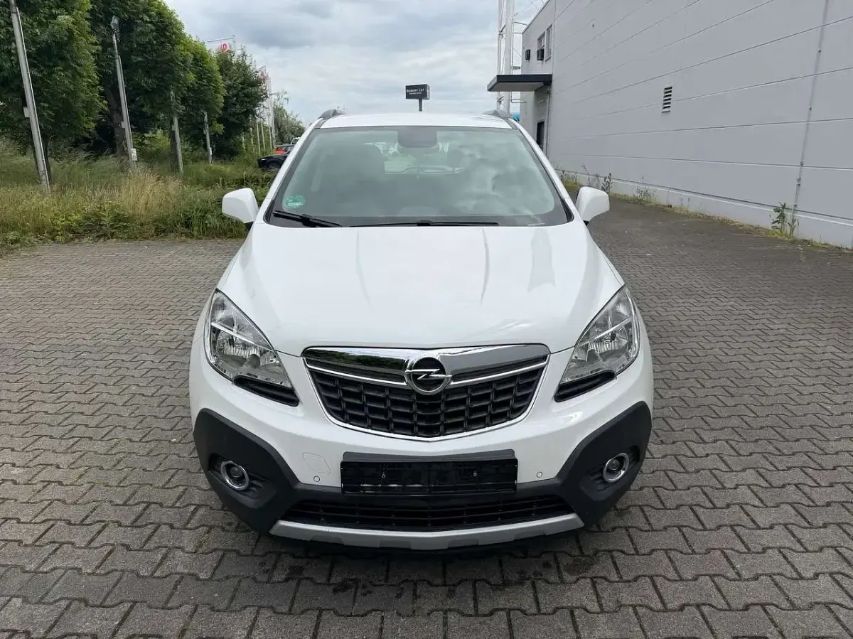 Gebraucht Opel Mokka Edition 140 PS (102 kW) 2012 Cremeweiss/snow flake white SUV