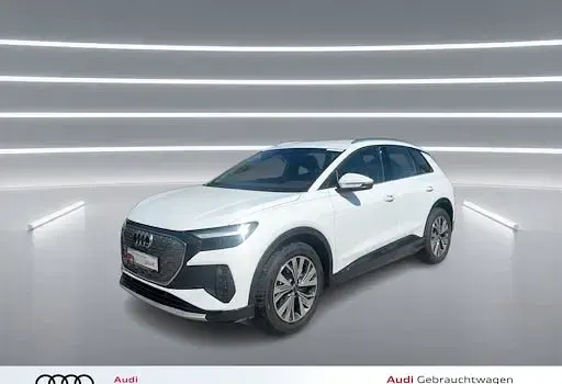 Gebraucht Audi Q4 e-tron Advanced 150 kW (204 PS) 2023 Gletscherweiß metallic SUV