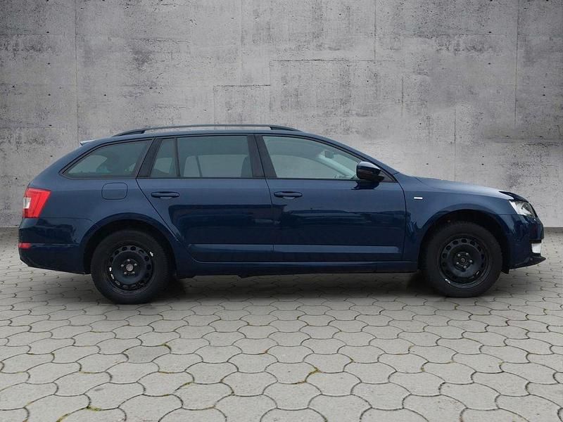 Gebraucht Skoda Octavia 150 PS (110 kW) 2016 Blau Kleinwagen