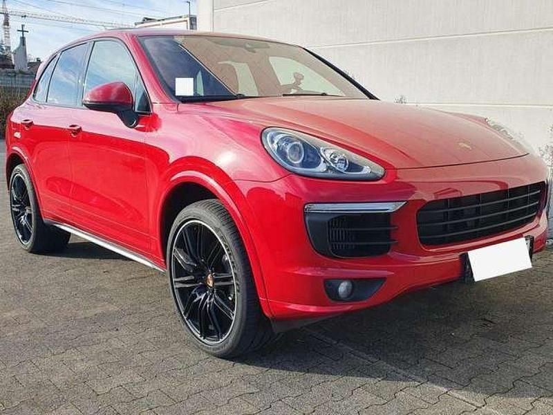 Second-hand Porsche Cayenne 385 CP (283 kW) 2015 Roșu SUV