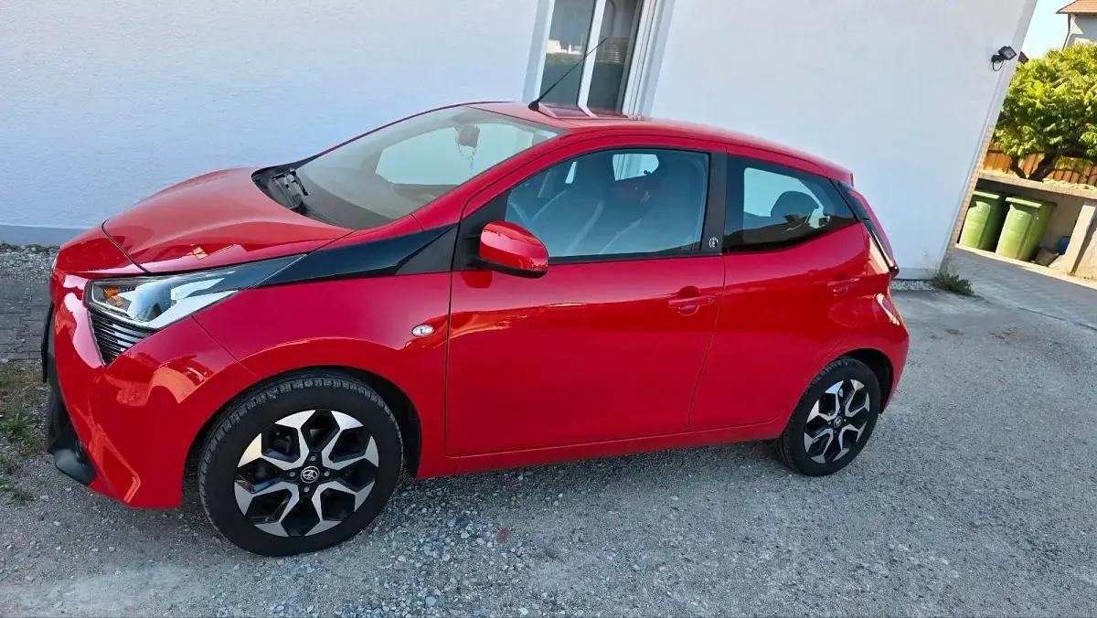 Gebraucht Toyota Aygo 72 PS (52 kW) 2020 Rot Kleinwagen