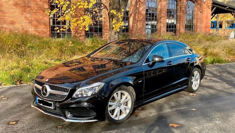 Schwarz Gebraucht 2016 Mercedes CLS350 AMG line Coupé | 32.499 € (Teuer) - Bild 1/4