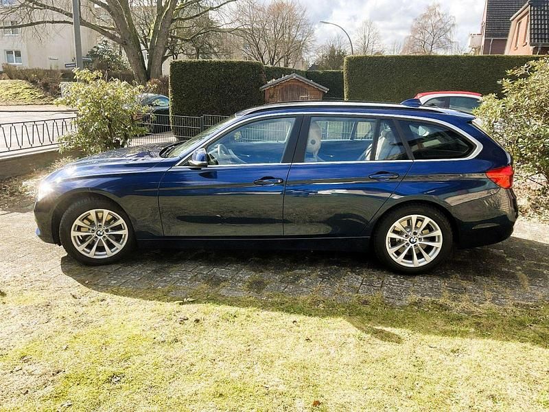 Gebraucht BMW 330 Advantage 258 PS (189 kW) 2018 Blau Kombi
