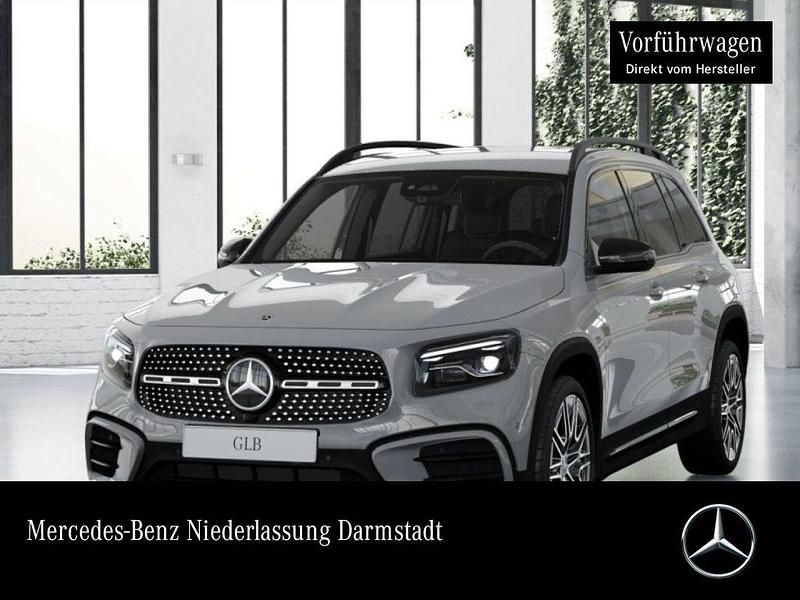 Grau Gebraucht 2025 Mercedes GLB180 AMG SUV | 43.990 € (Teuer) - Bild 1/4