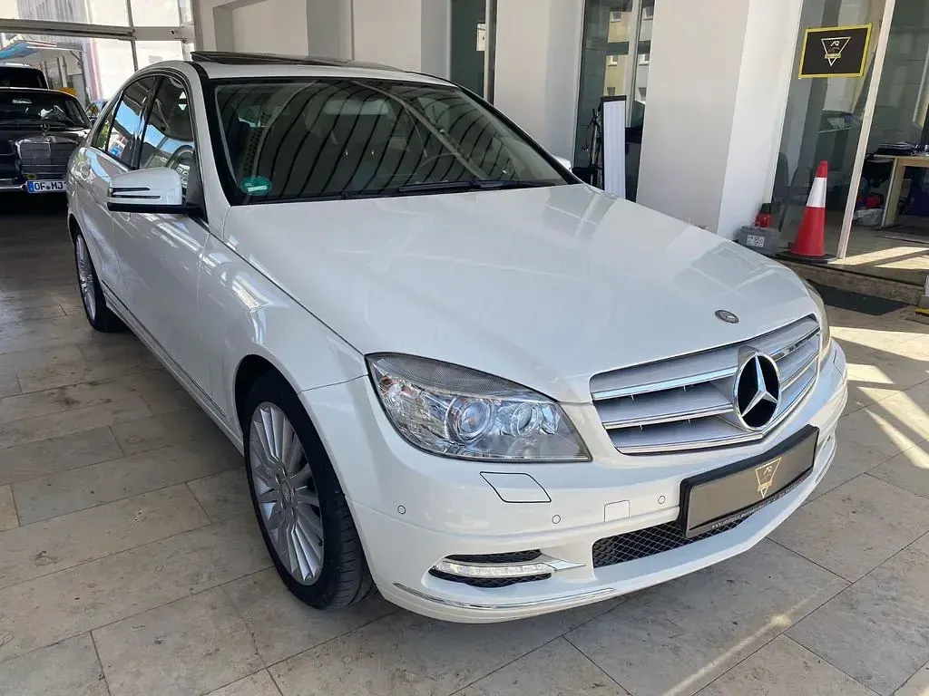 Gebraucht Mercedes C300 231 PS (169 kW) 2010 Weiß Limousine