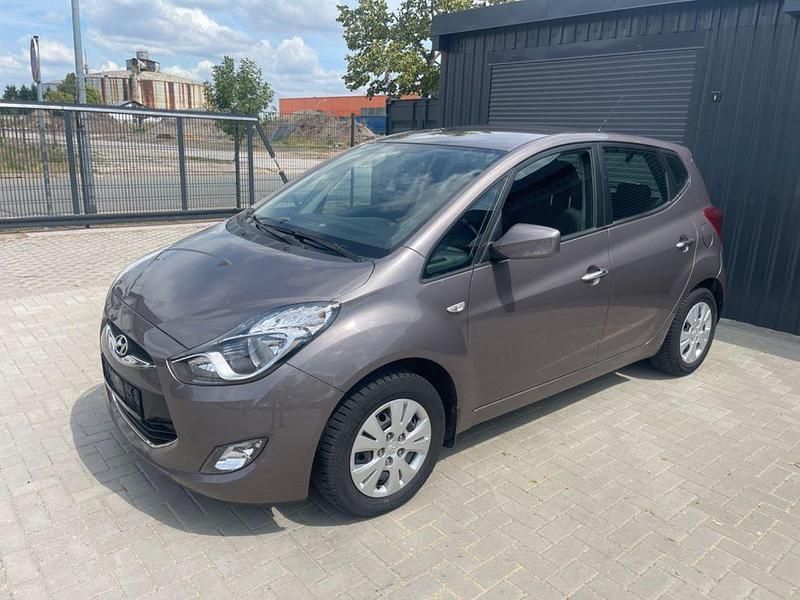 Braun Gebraucht 2014 Hyundai ix20 Edition Kleinwagen | 7.800 € (Fairer Preis) - Bild 1/4