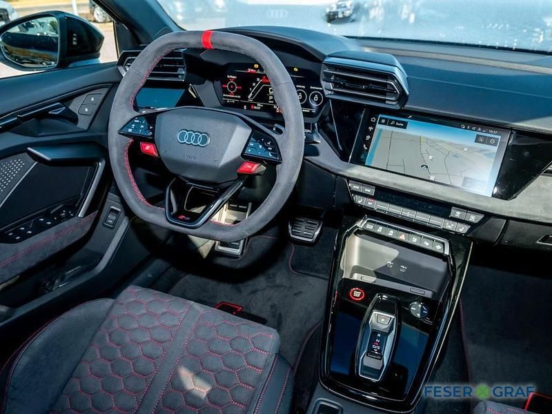 Gebraucht Audi RS3 Ambiente 400 PS (294 kW) 2025 Mythosschwarz metallic Limousine