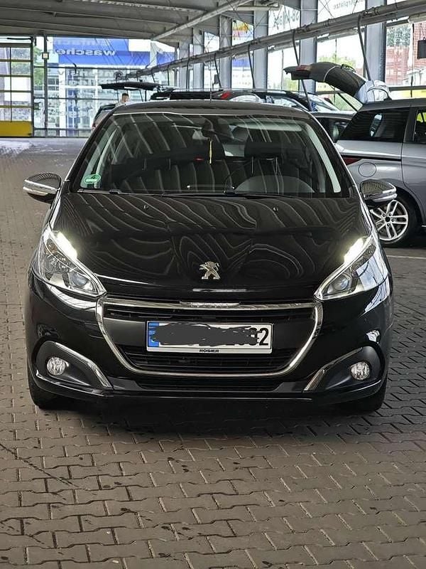 Schwarz Gebraucht 2016 Peugeot 208 Active Kleinwagen | 7.150 € (Fairer Preis) - Bild 1/4