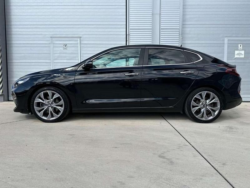 Gebraucht Hyundai i30 Style 140 PS (102 kW) 2018 Schwarz Coupé
