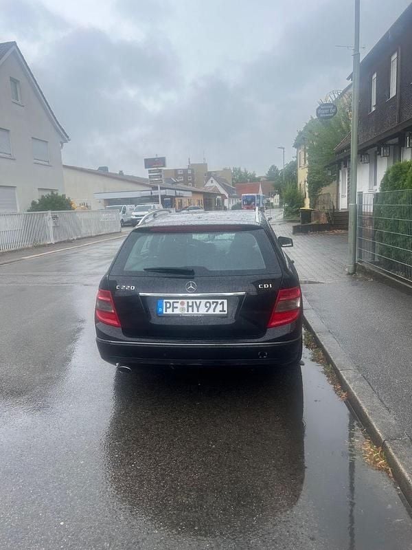 Schwarz Gebraucht 2009 Mercedes C220 Avantgarde Kombi | 2.950 € (Fairer Preis) - Bild 1/4