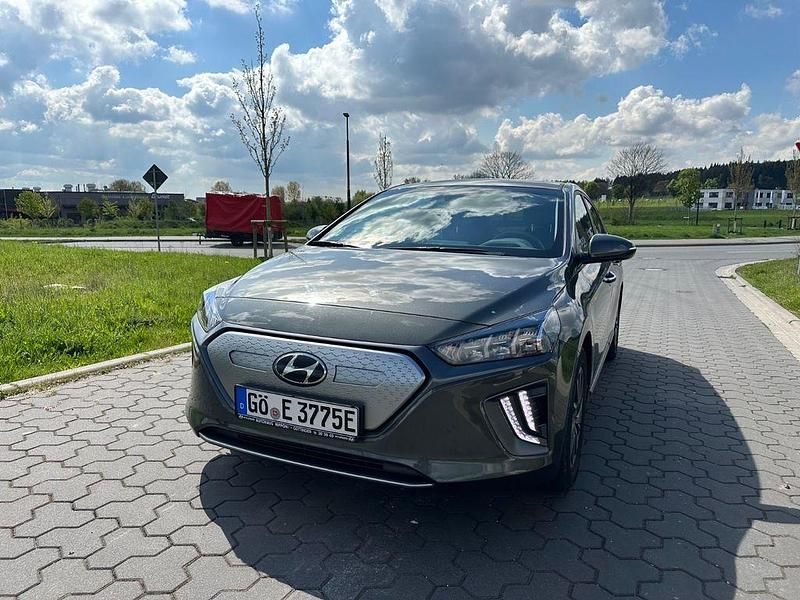 Silber Gebraucht 2022 Hyundai Ioniq 6 Limousine | 18.900 € - Bild 1/4