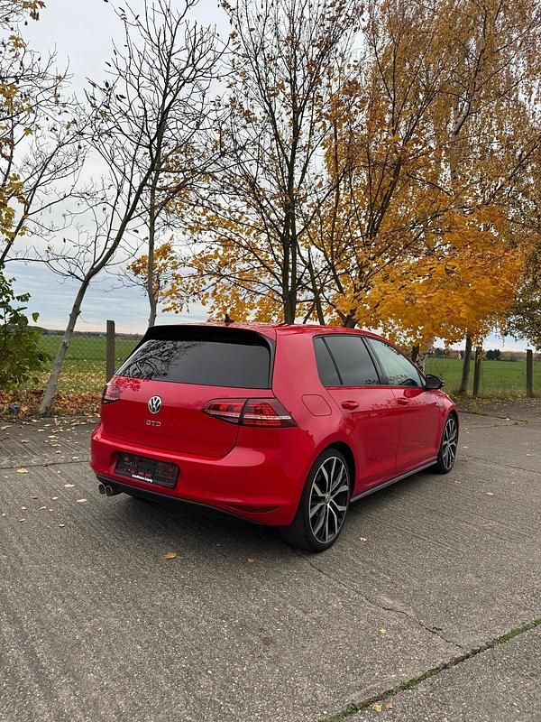 Gebraucht VW Golf VII GTD 184 PS (135 kW) 2015 Rot Kleinwagen