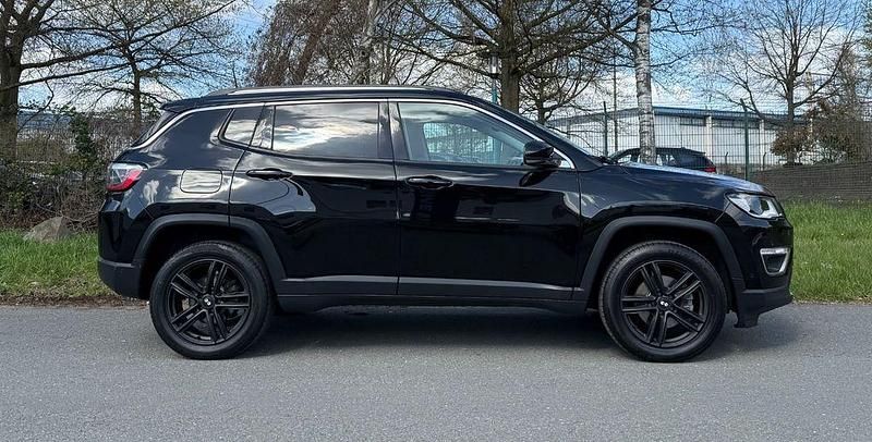 Gebraucht Jeep Compass Limited 170 PS (125 kW) 2019 Schwarz SUV