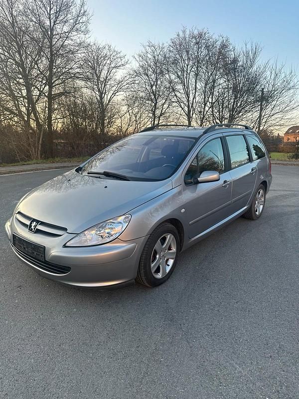 Grau Gebraucht 2004 Peugeot 307 Kombi | 1.800 € (Fairer Preis) - Bild 1/4