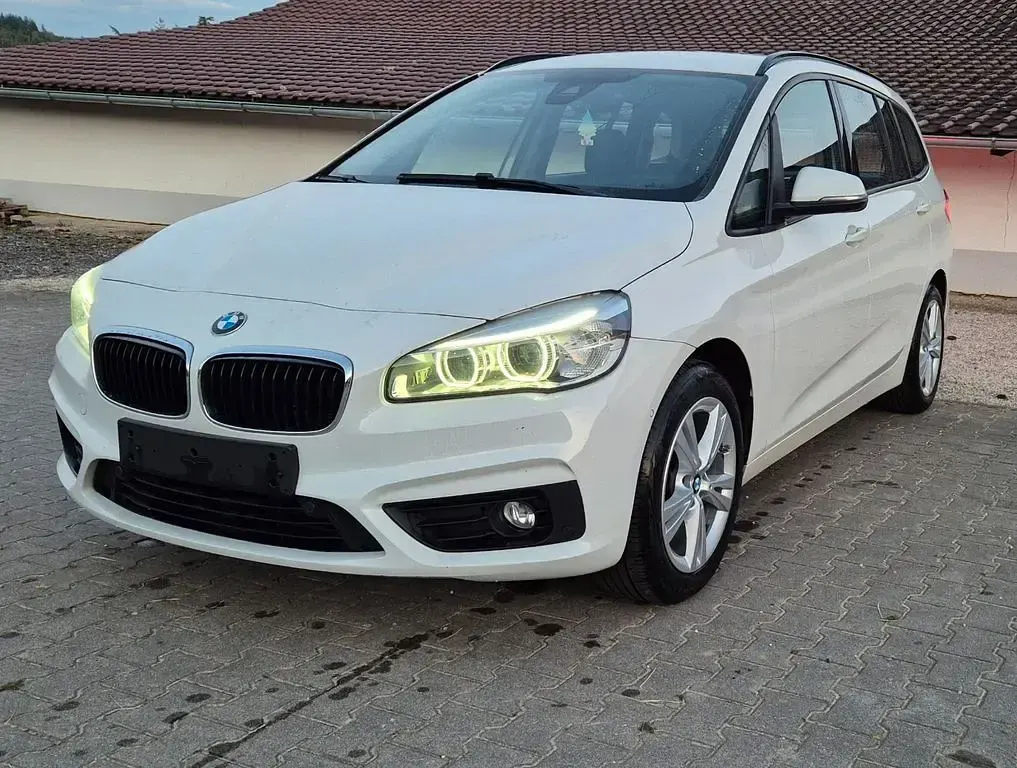 Gebraucht BMW 216 Gran Tourer Sport Line 102 PS (75 kW) 2016 Weiß Van / Kleinbus
