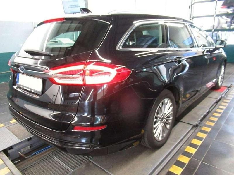 Gebraucht Ford Mondeo Titanium 150 PS (110 kW) 2022 Obsidianschwarz metallic Kombi