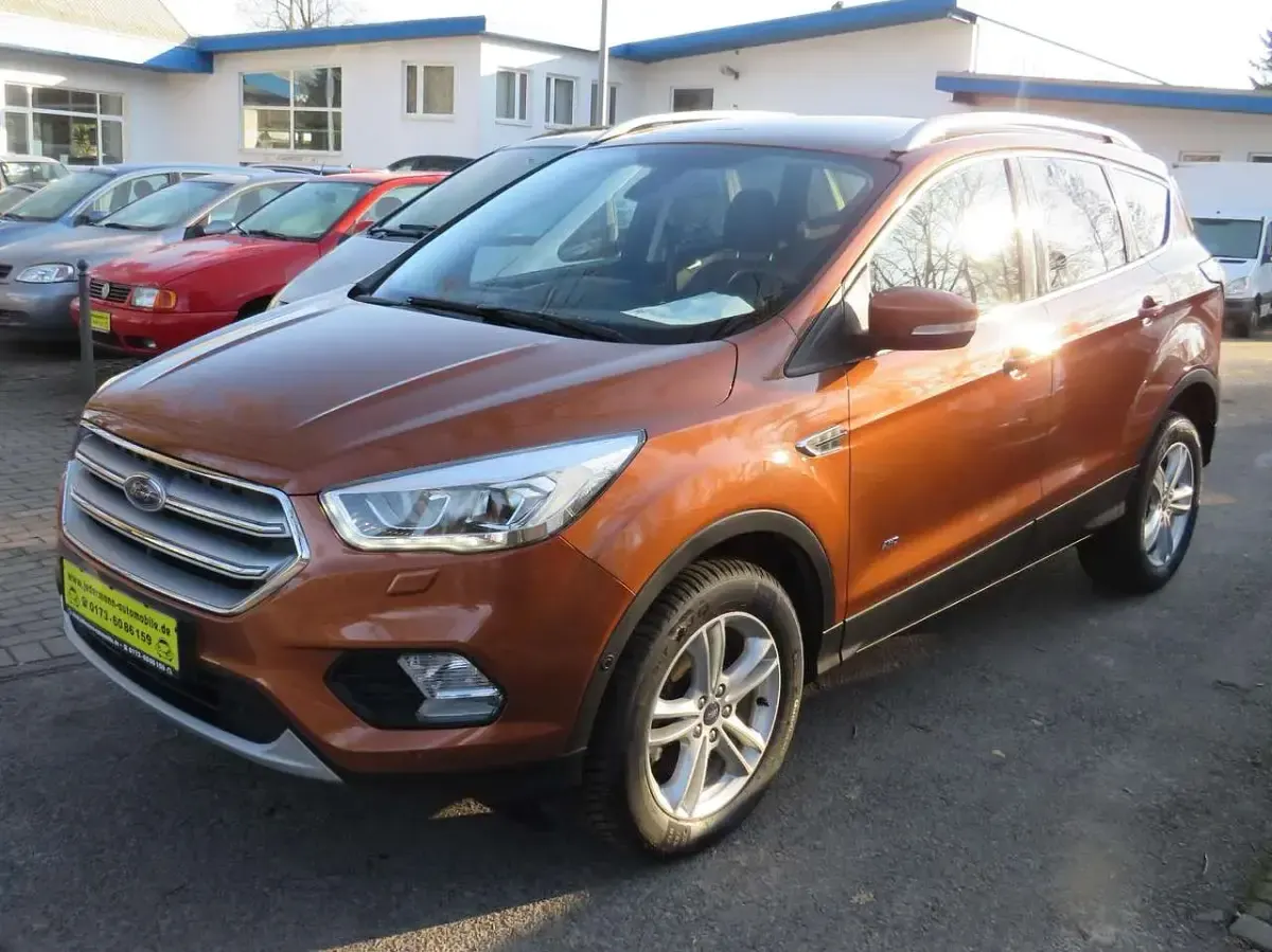 Gebraucht Ford Kuga Titanium 182 PS (133 kW) 2017 Torinobraun metallic SUV