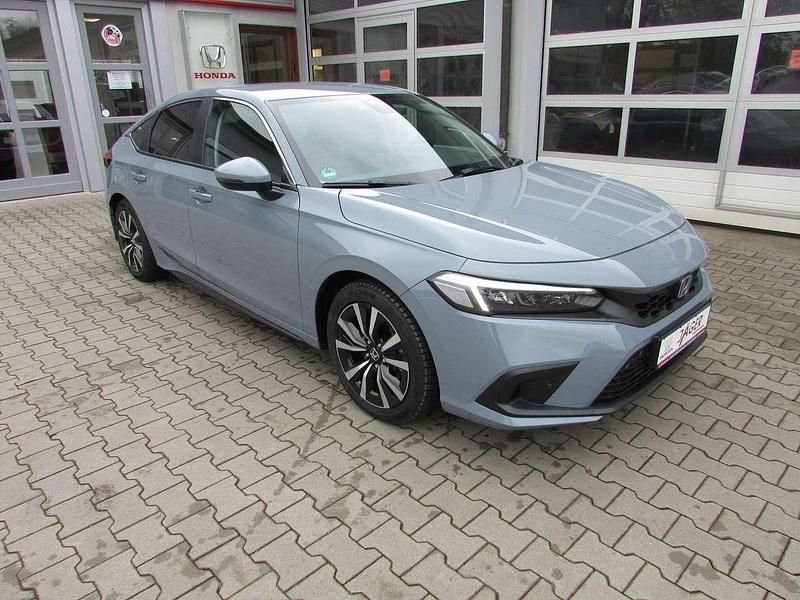 Sonic gray p. Gebraucht 2024 Honda Civic Elegance Kleinwagen | 31.500 € (Fairer Preis) - Bild 1/4