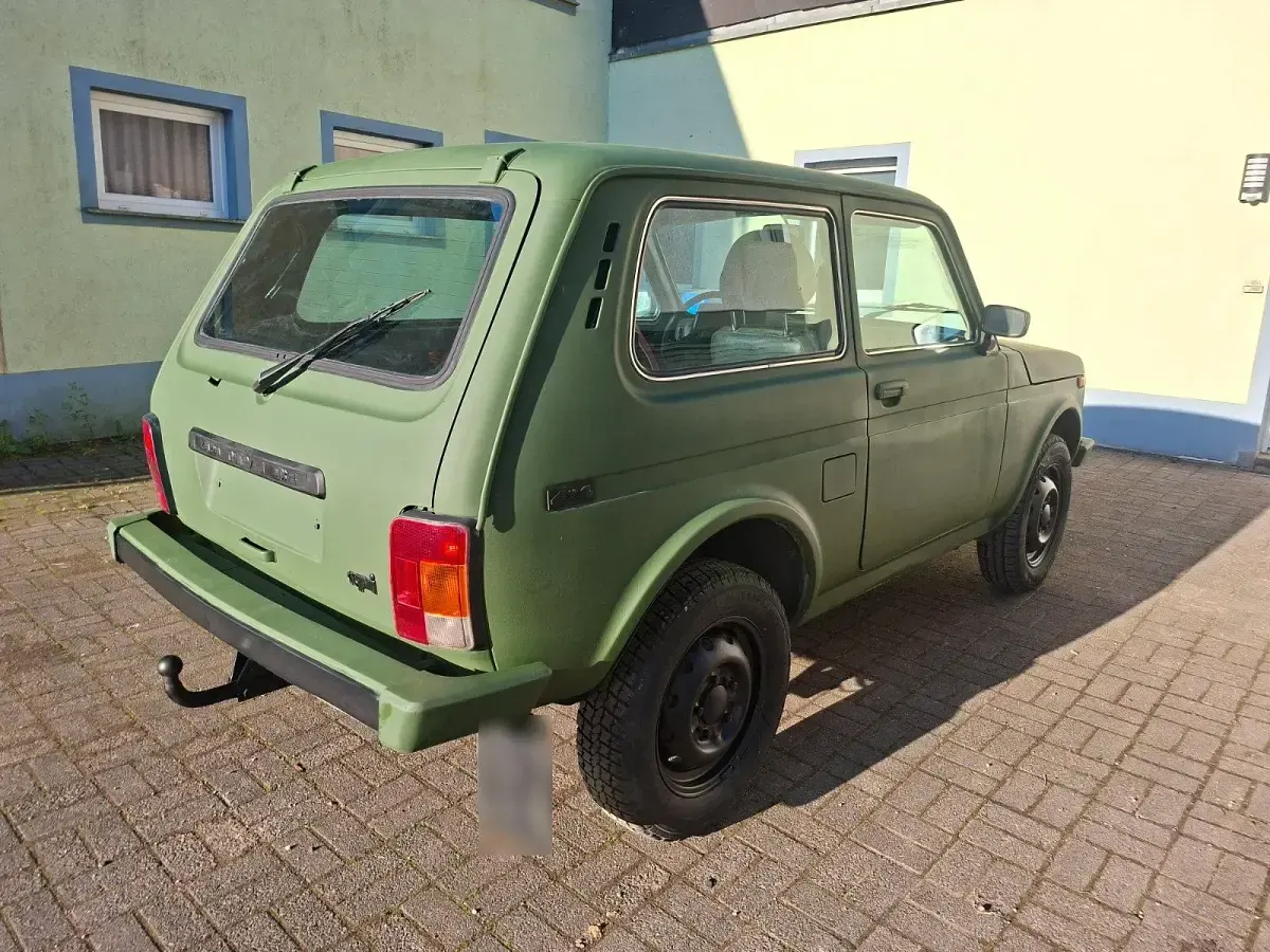Gebraucht Lada niva 82 PS (60 kW) 2004 Grün SUV
