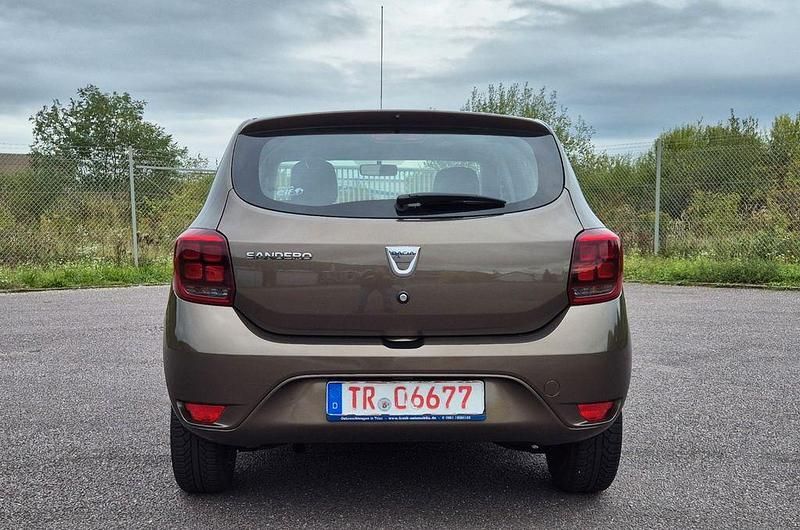 Gebraucht Dacia Sandero Lauréate 90 PS (66 kW) 2017 Braun Kleinwagen