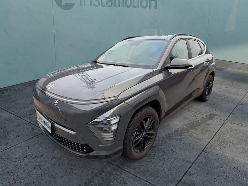Grau Gebraucht 2023 Hyundai Kona SUV | 40.899 € (Teuer) - Bild 1/4