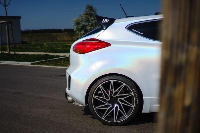 Gebraucht Kia ProCeed GT-Track 204 PS (150 kW) 2015 Weiß Kleinwagen