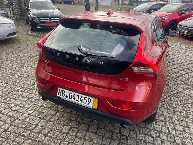 Gebraucht Volvo V40 R-Design 150 PS (110 kW) 2019 Rot Limousine