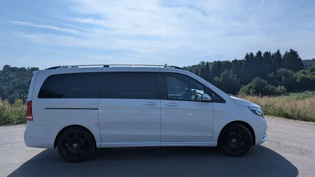 Gebraucht Mercedes V300 Avantgarde Edition 239 PS (175 kW) 2019 Weiß Van / Kleinbus