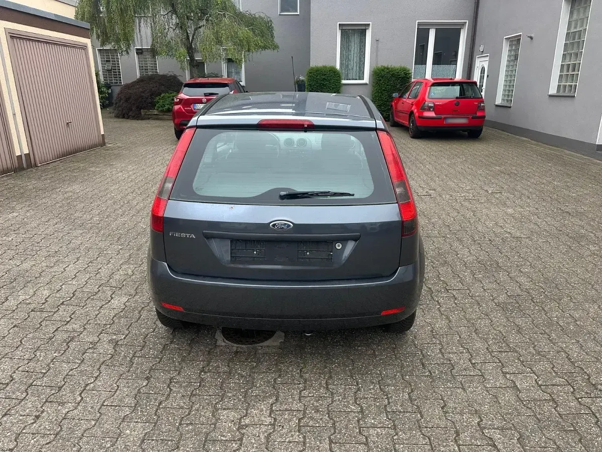 Gebraucht Ford Fiesta 69 PS (50 kW) 2003 Grau Kleinwagen