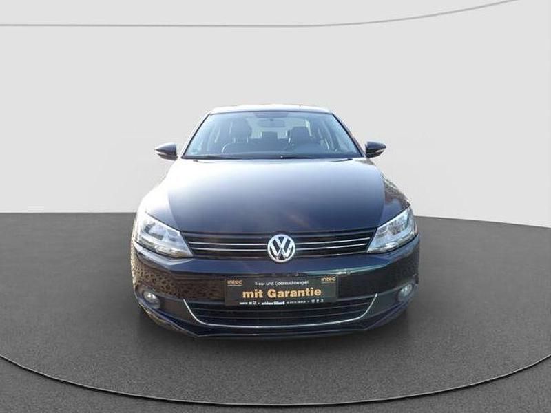 Gebraucht VW Jetta Highline 122 PS (89 kW) 2013 Schwarz Limousine