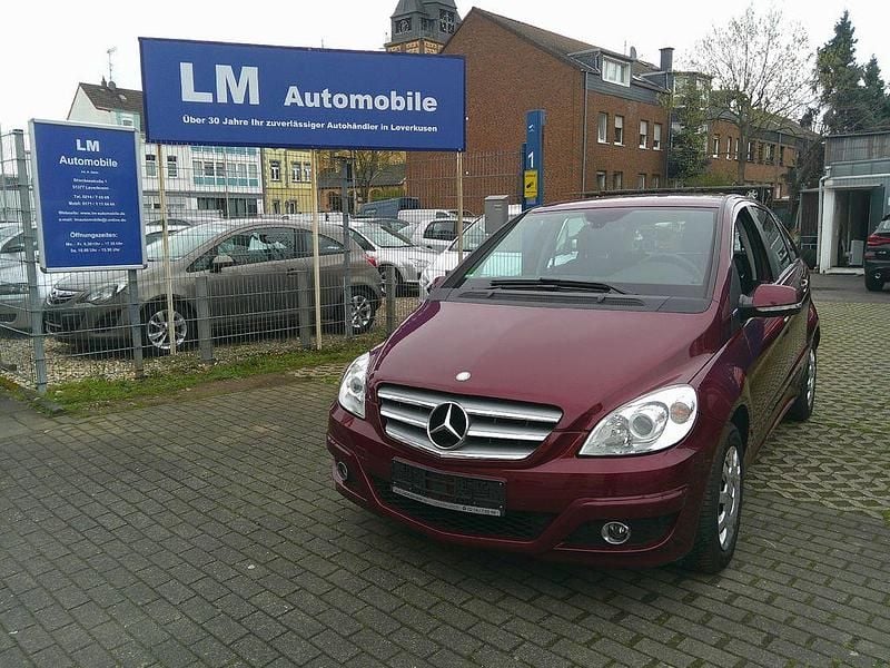 Gebraucht Mercedes B160 95 PS (69 kW) 2010 Rot Van / Kleinbus